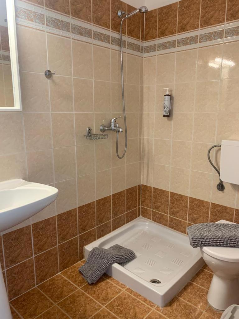 Nisaki Mathraki B&B 外观 照片