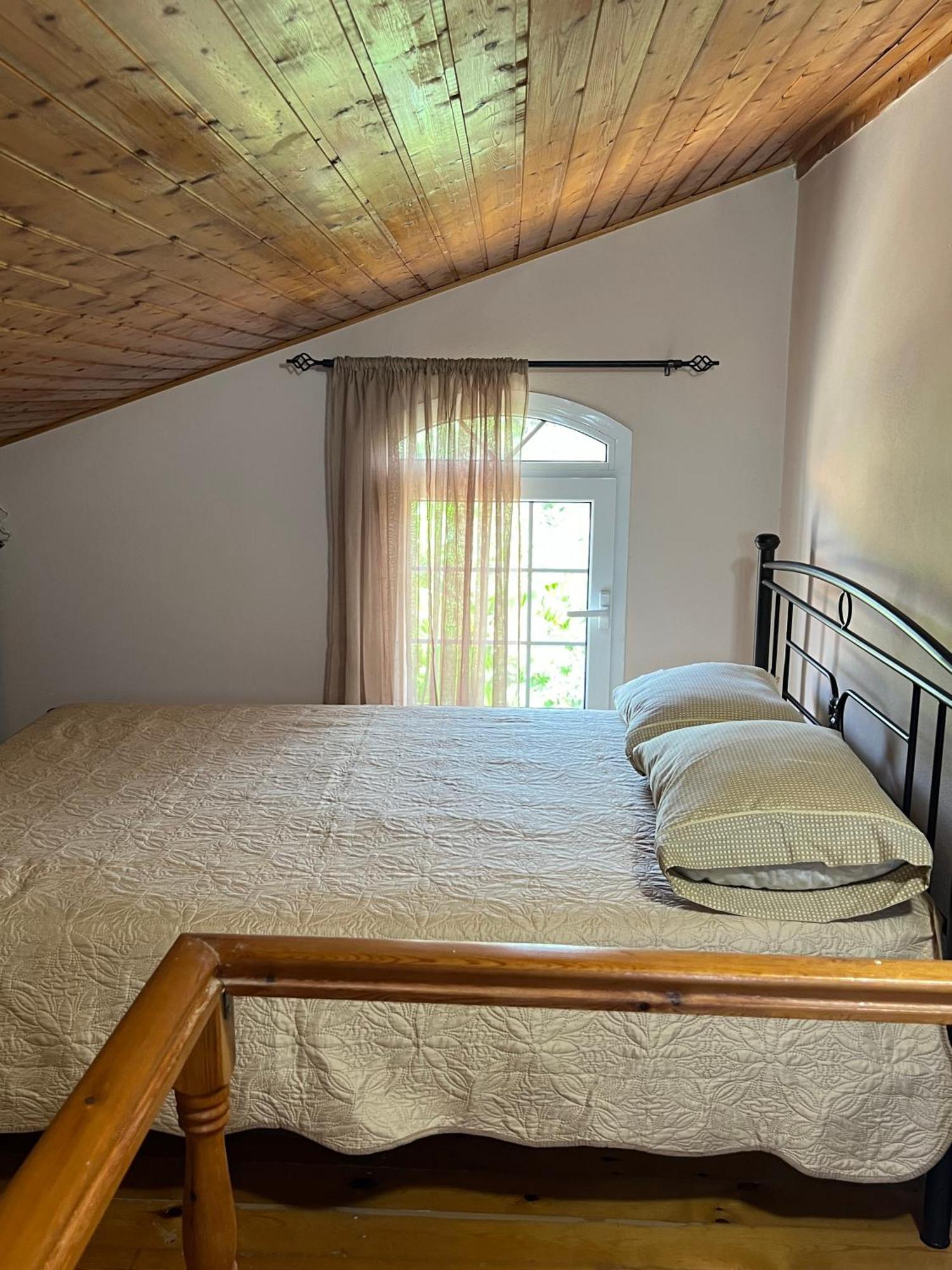 Nisaki Mathraki B&B 外观 照片